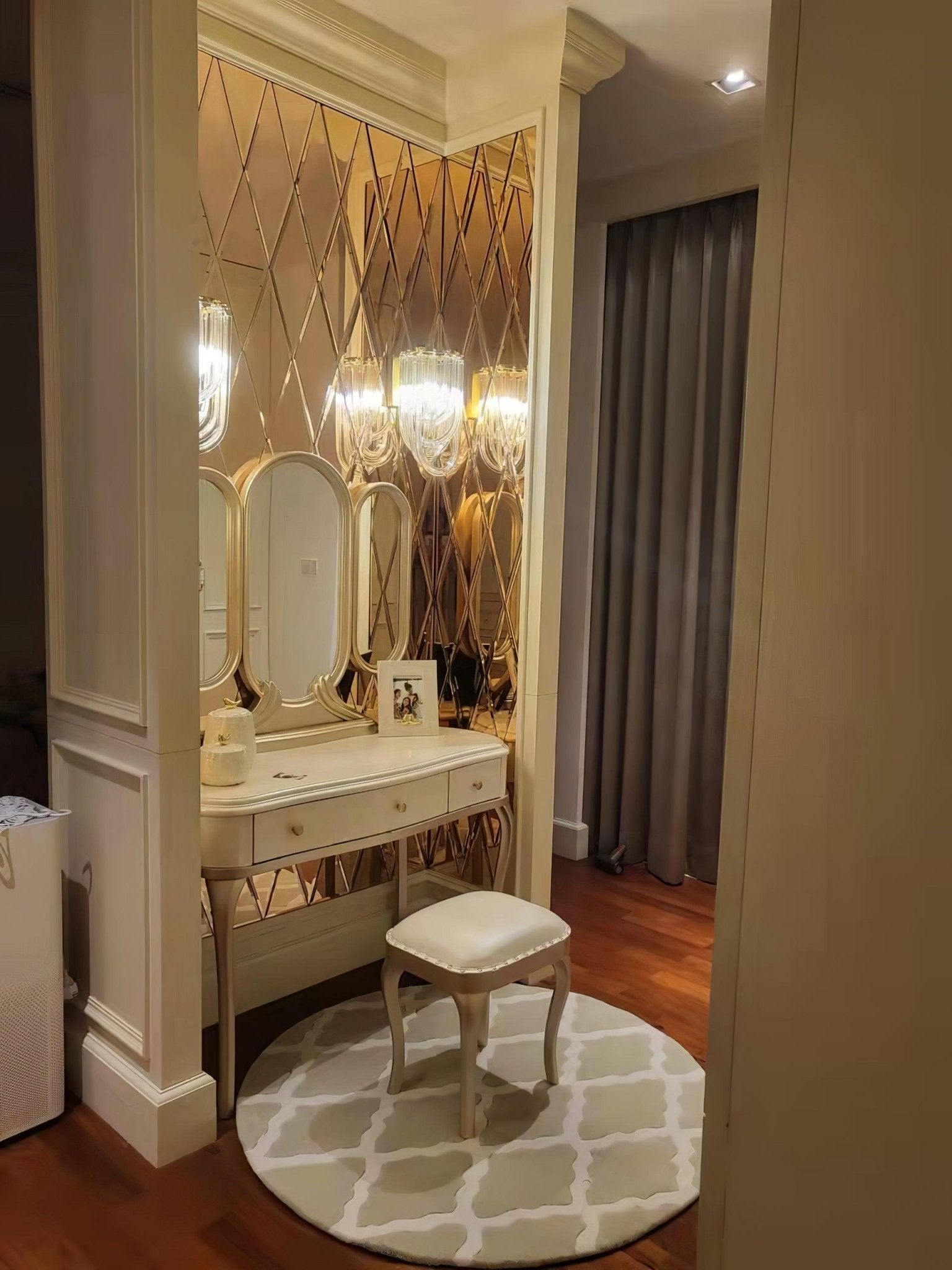 Aurelix Trevi Glass Wall Lamp