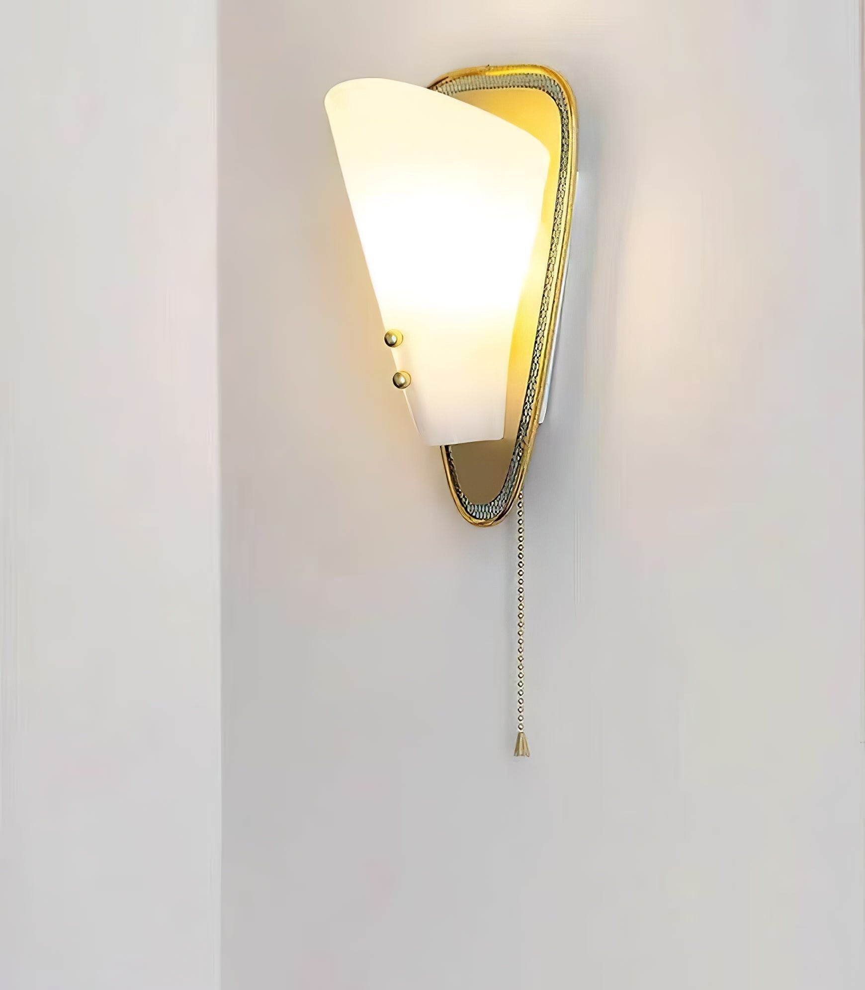 Auremont Triangular Wall Lamp