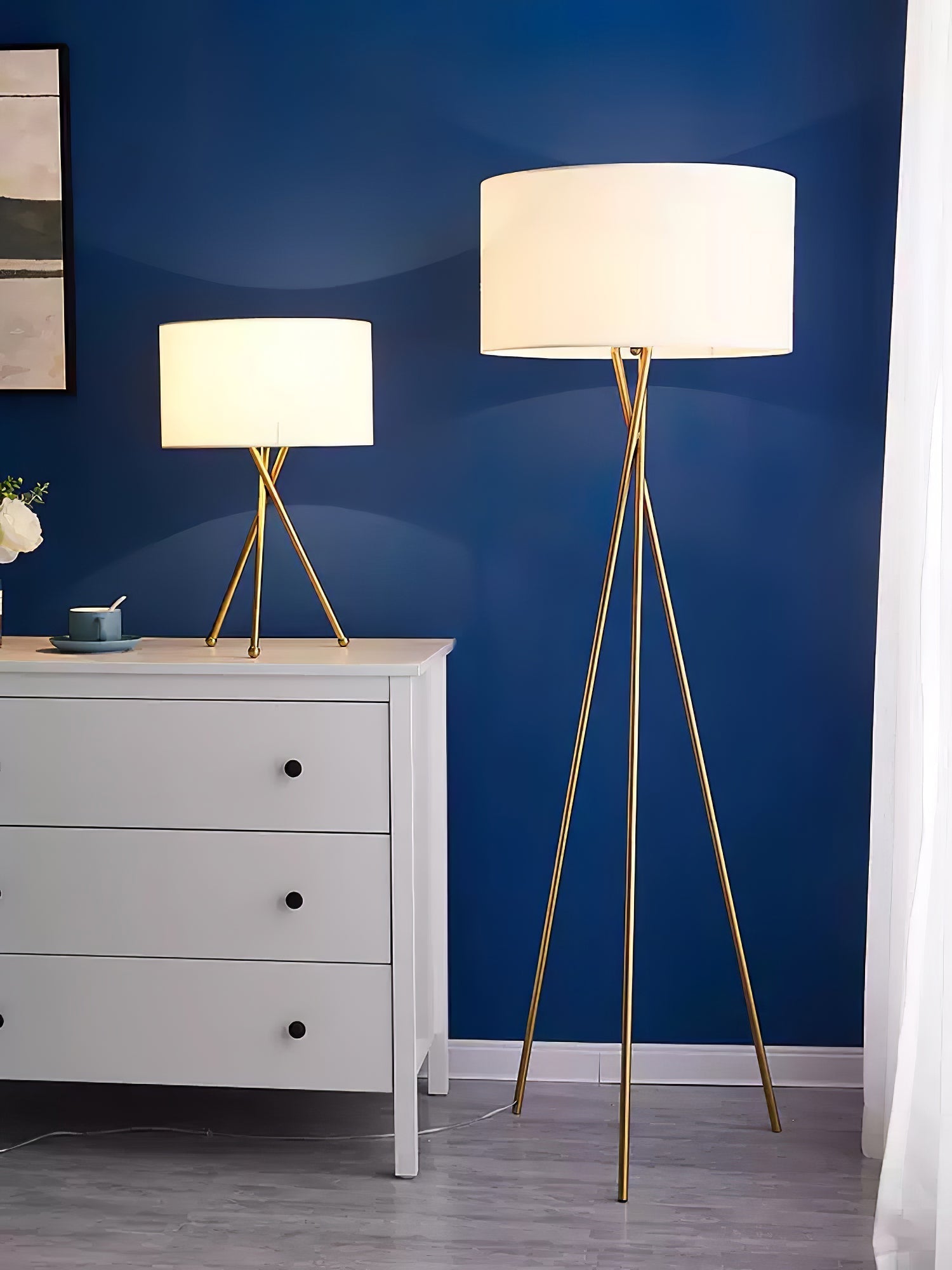 Zander Minimalist Fabric Floor Lamp