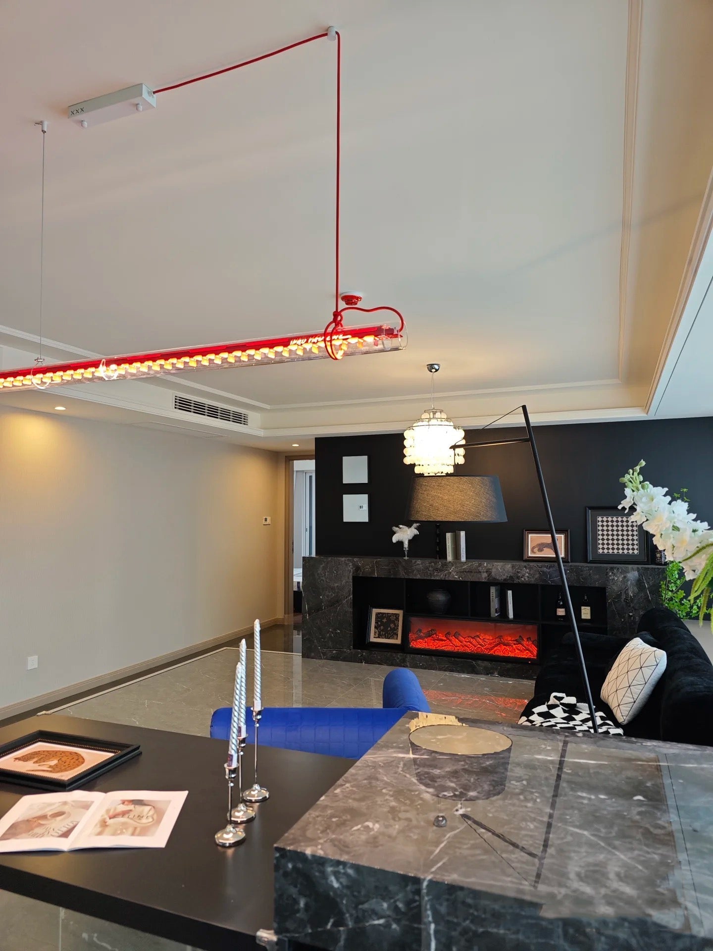 Rivalaya Pendant Light