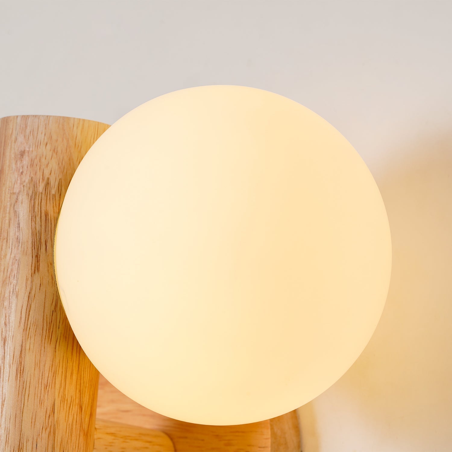 Fioran Wood Scandinavian Wall Lamp