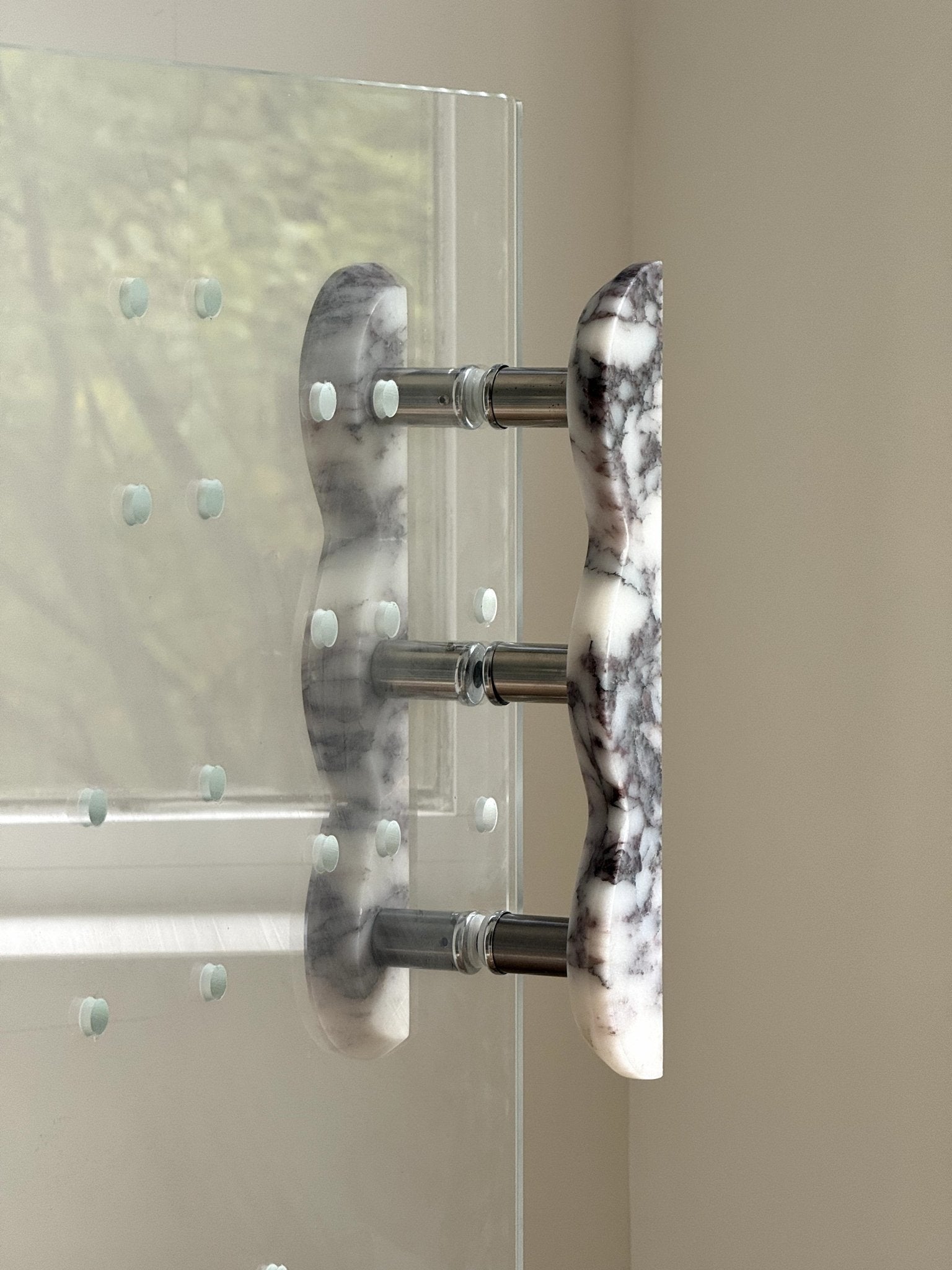 Marisyn Twin-Curve Pull Handle