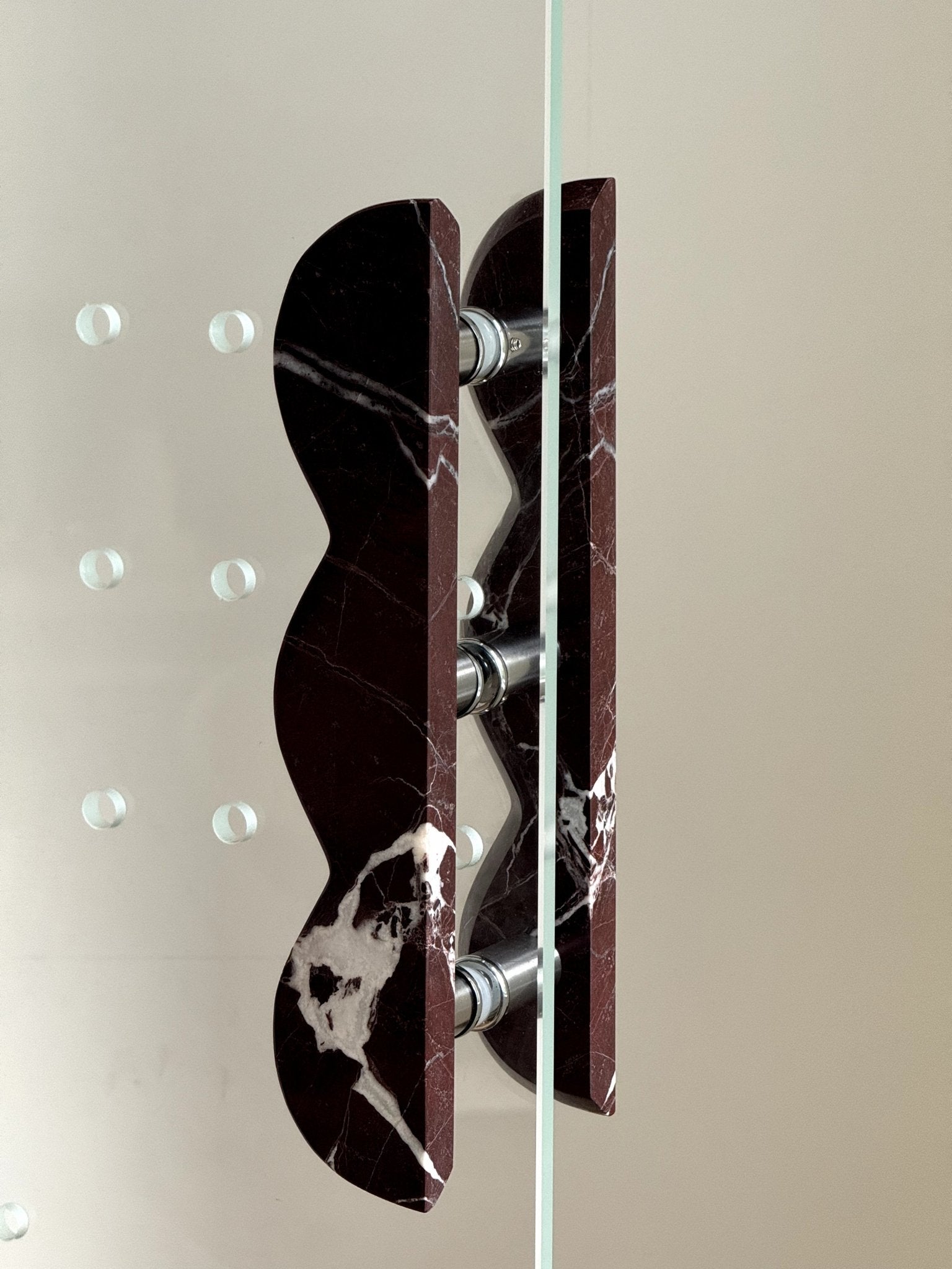Marisyn Twin-Curve Pull Handle