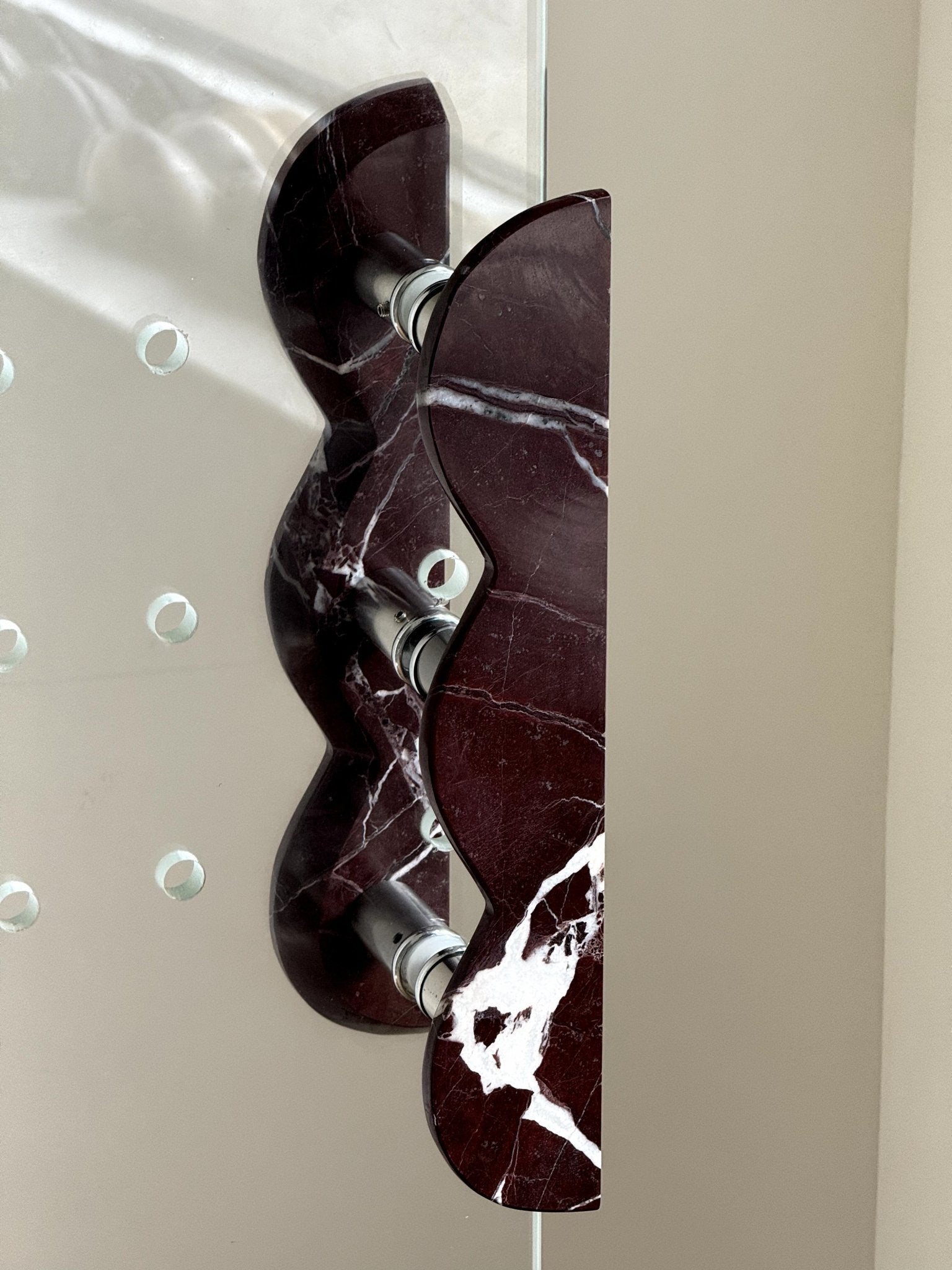 Marisyn Twin-Curve Pull Handle