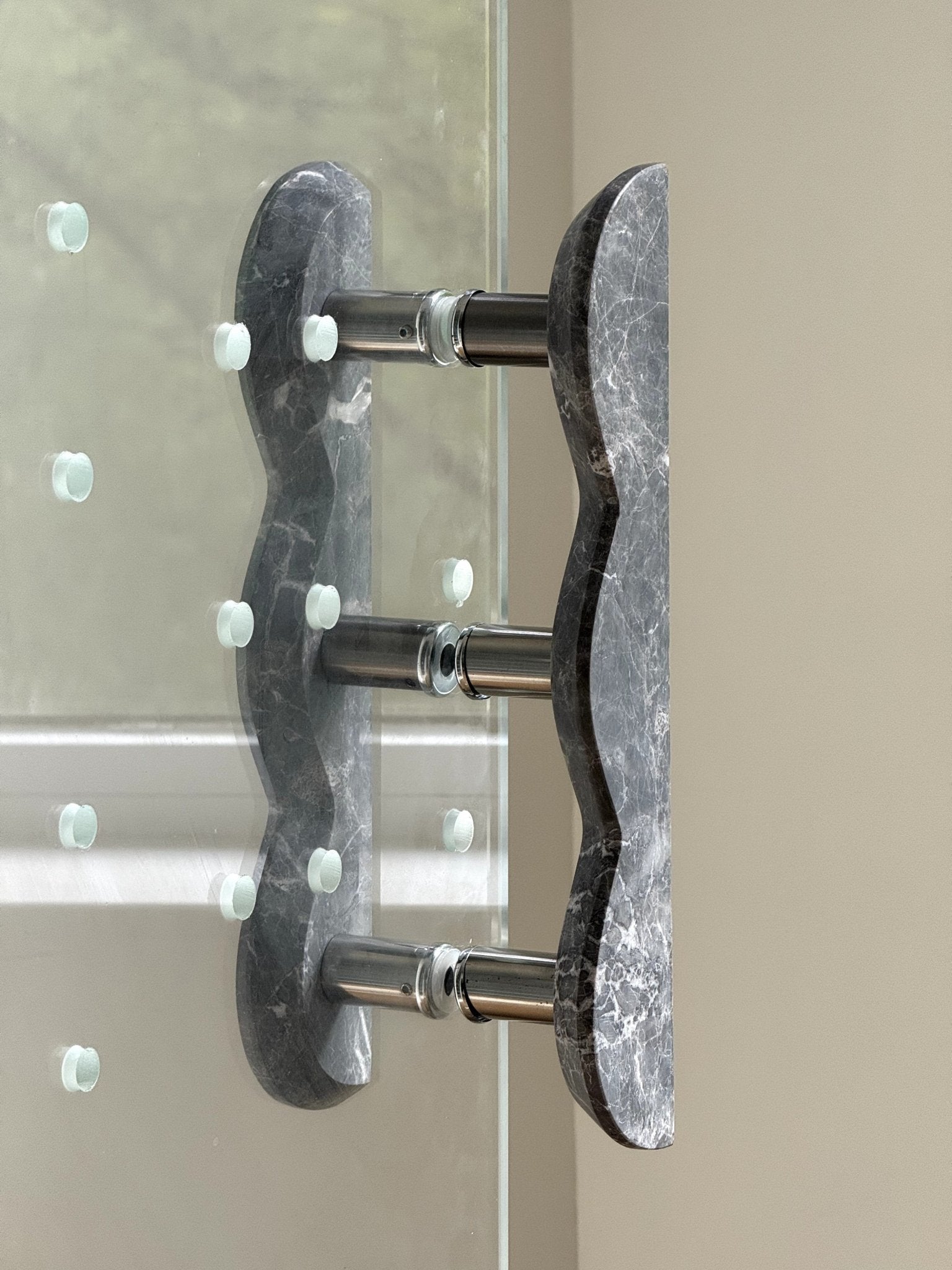 Marisyn Twin-Curve Pull Handle