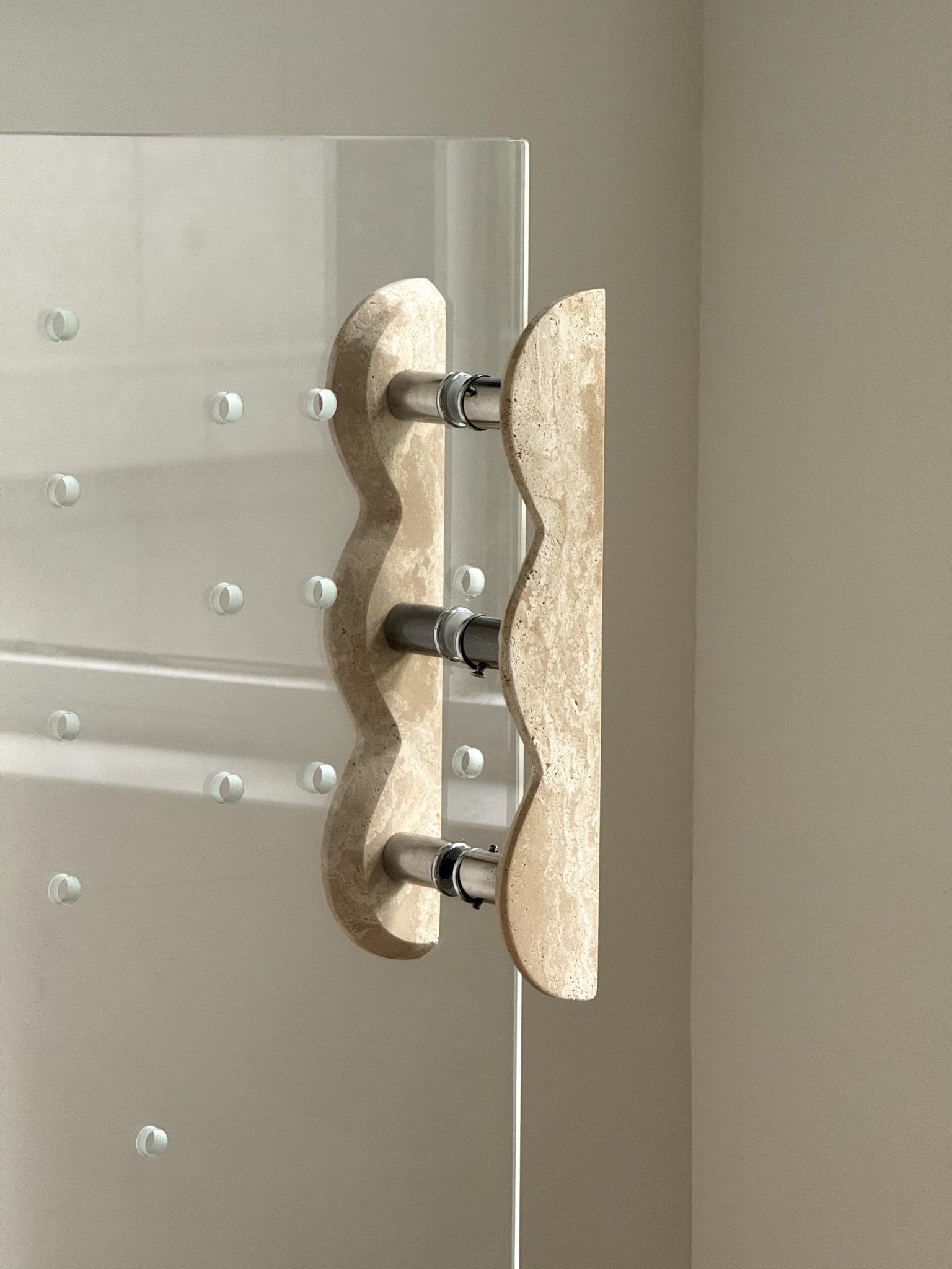 Marisyn Twin-Curve Pull Handle