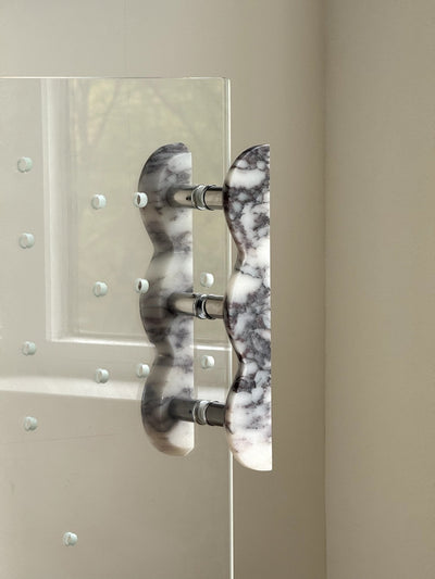 Marisyn Twin-Curve Pull Handle