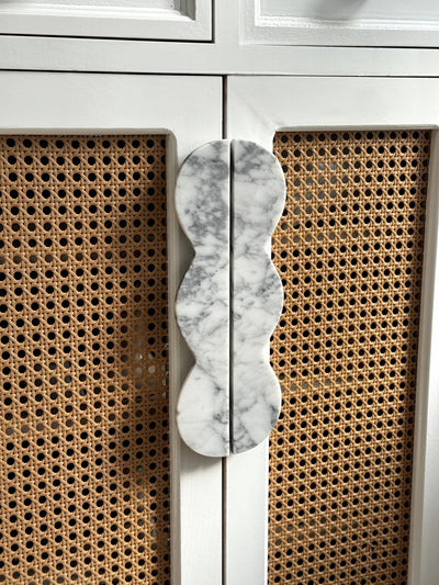 Marisyn Twin-Curve Pull Handle