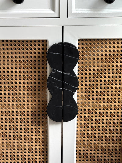 Marisyn Twin-Curve Pull Handle
