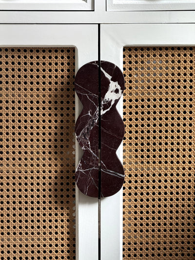 Marisyn Twin-Curve Pull Handle