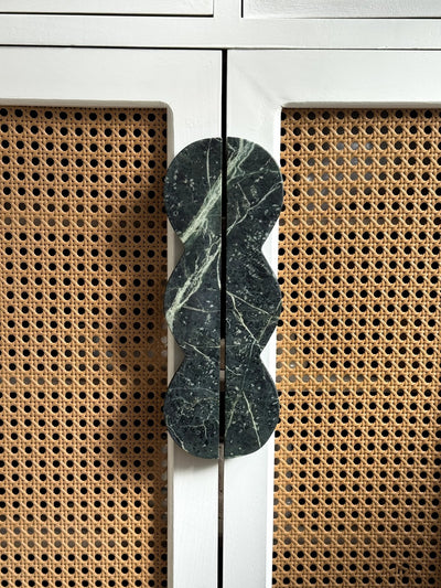 Marisyn Twin-Curve Pull Handle