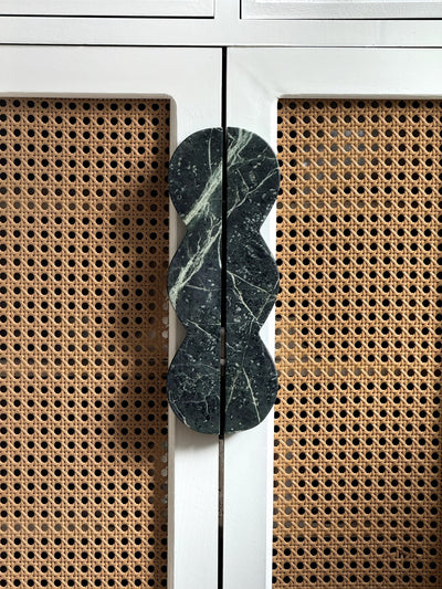 Marisyn Twin-Curve Pull Handle
