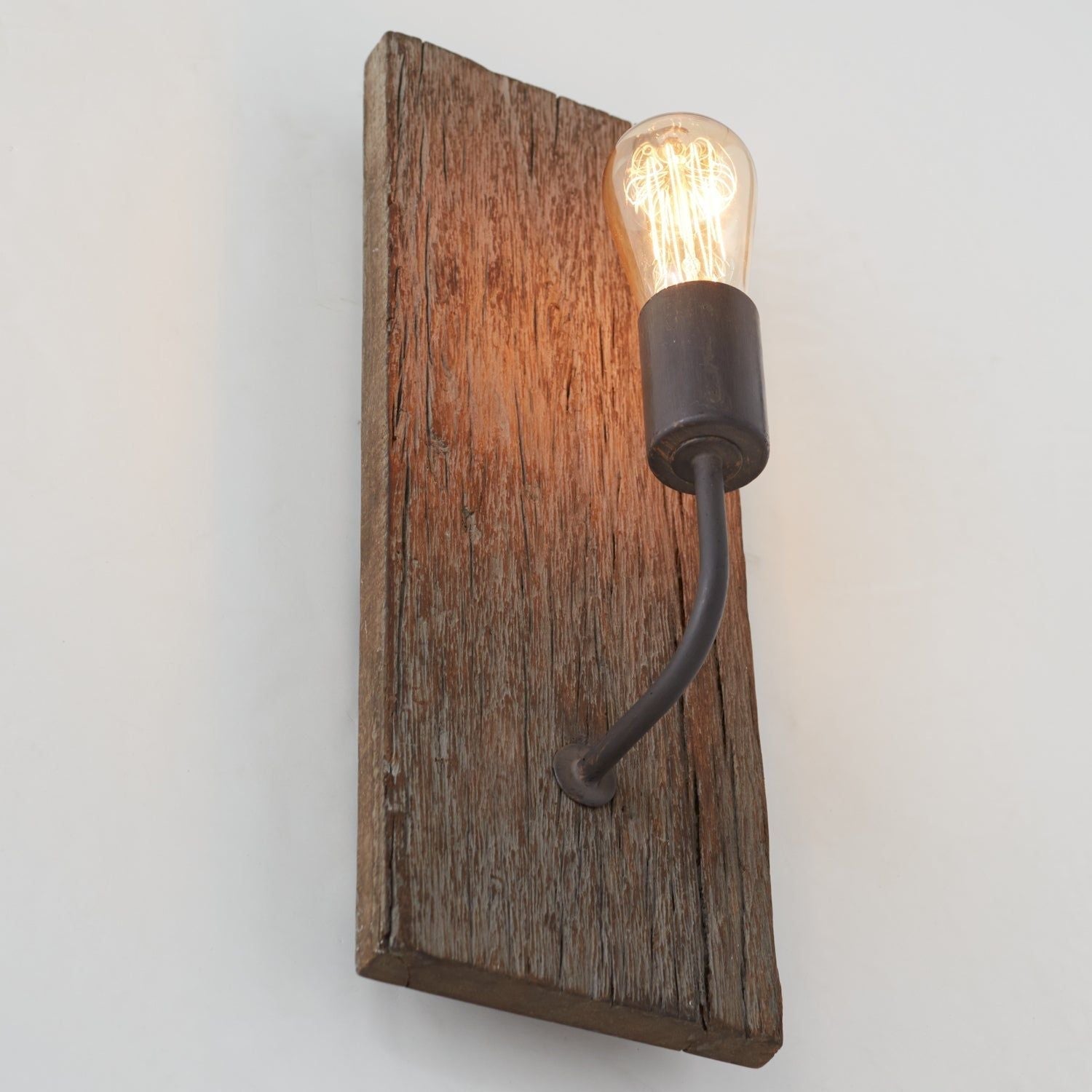 Aveneette Wall Lamp