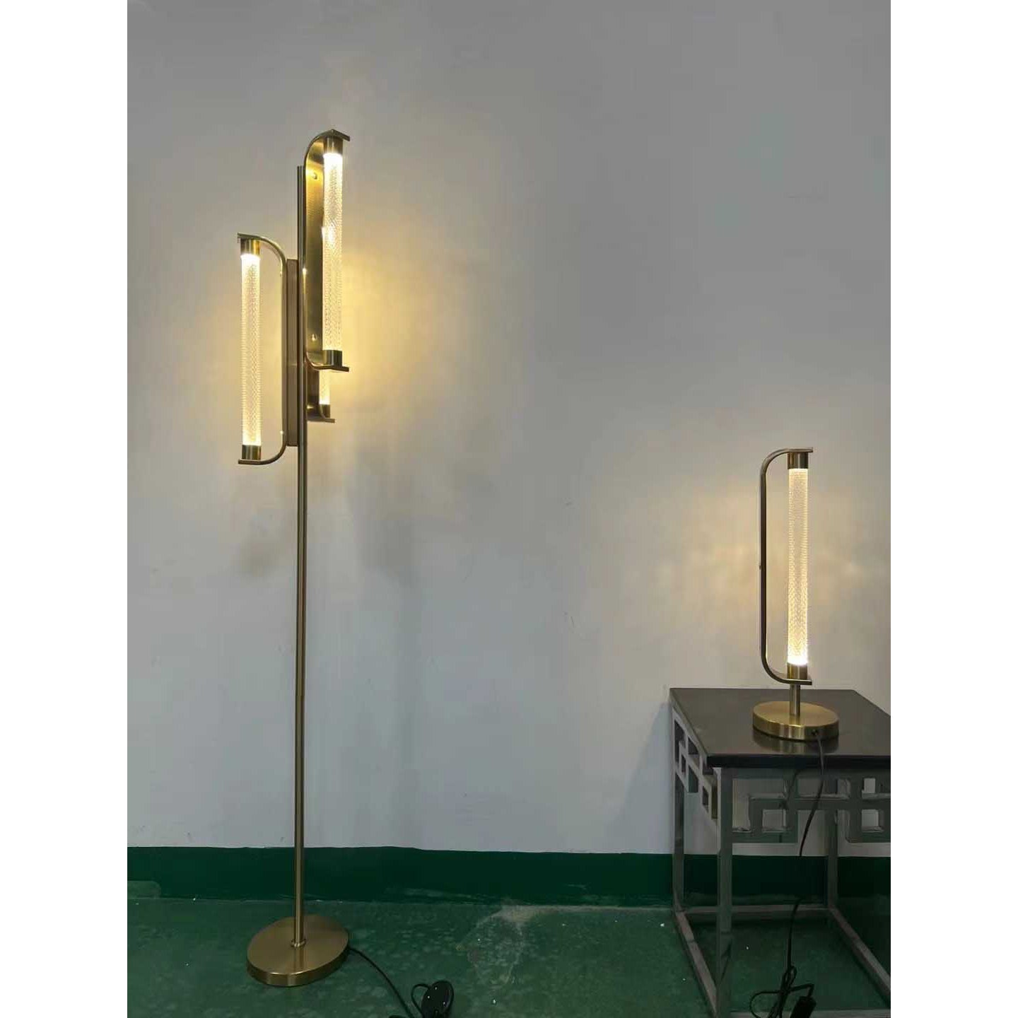 Seloira Floor Lamp