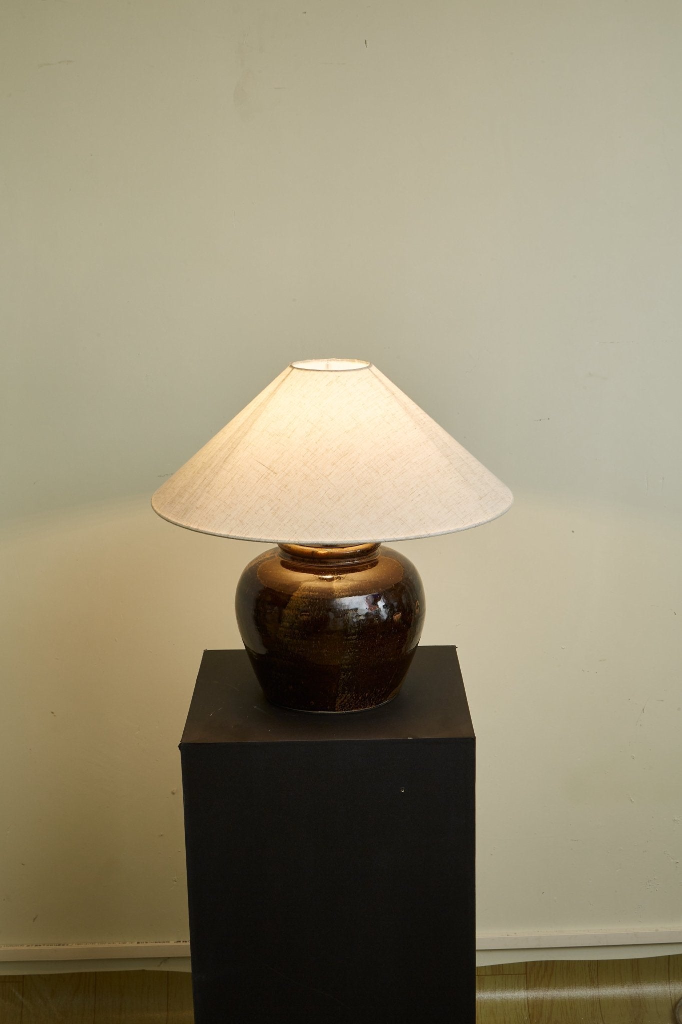 Ravien Umber Jar Table Lamp