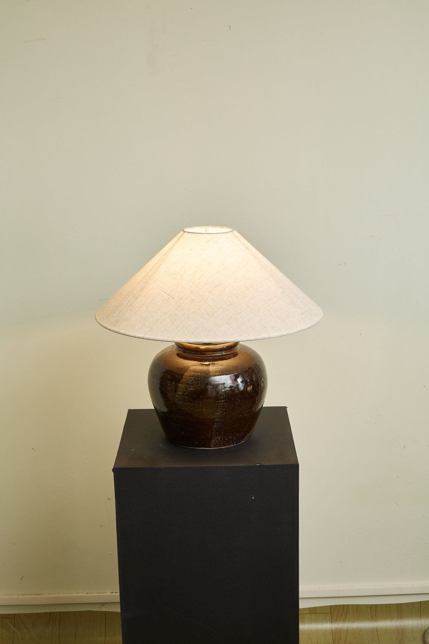 Ravien Umber Jar Table Lamp