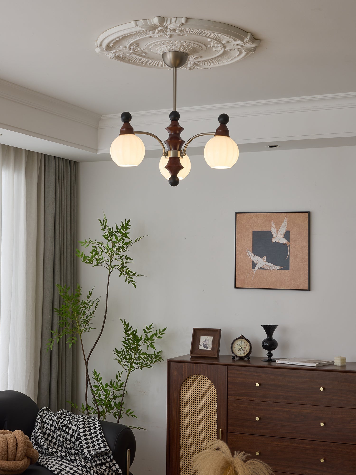 Zosilara Traditional Elegance Wood Chandelier