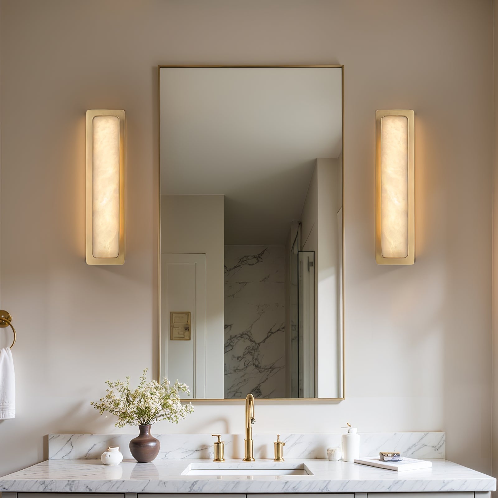 Ollore Linear Alabaster Wall Light - Neutral Decor