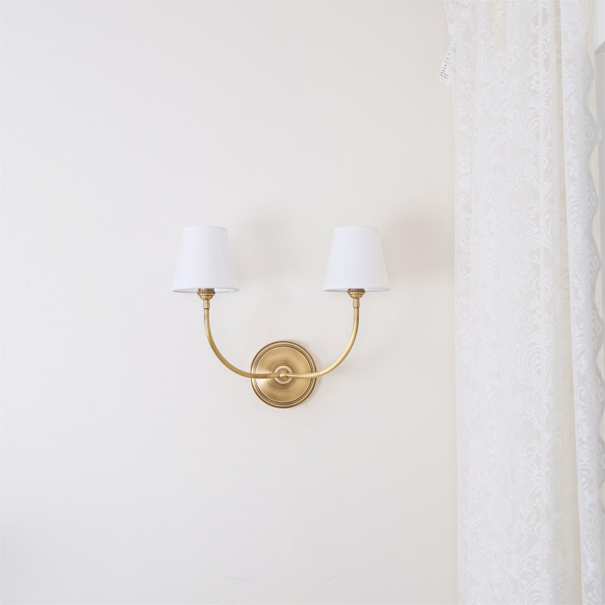 Lumoise Wall Lamp