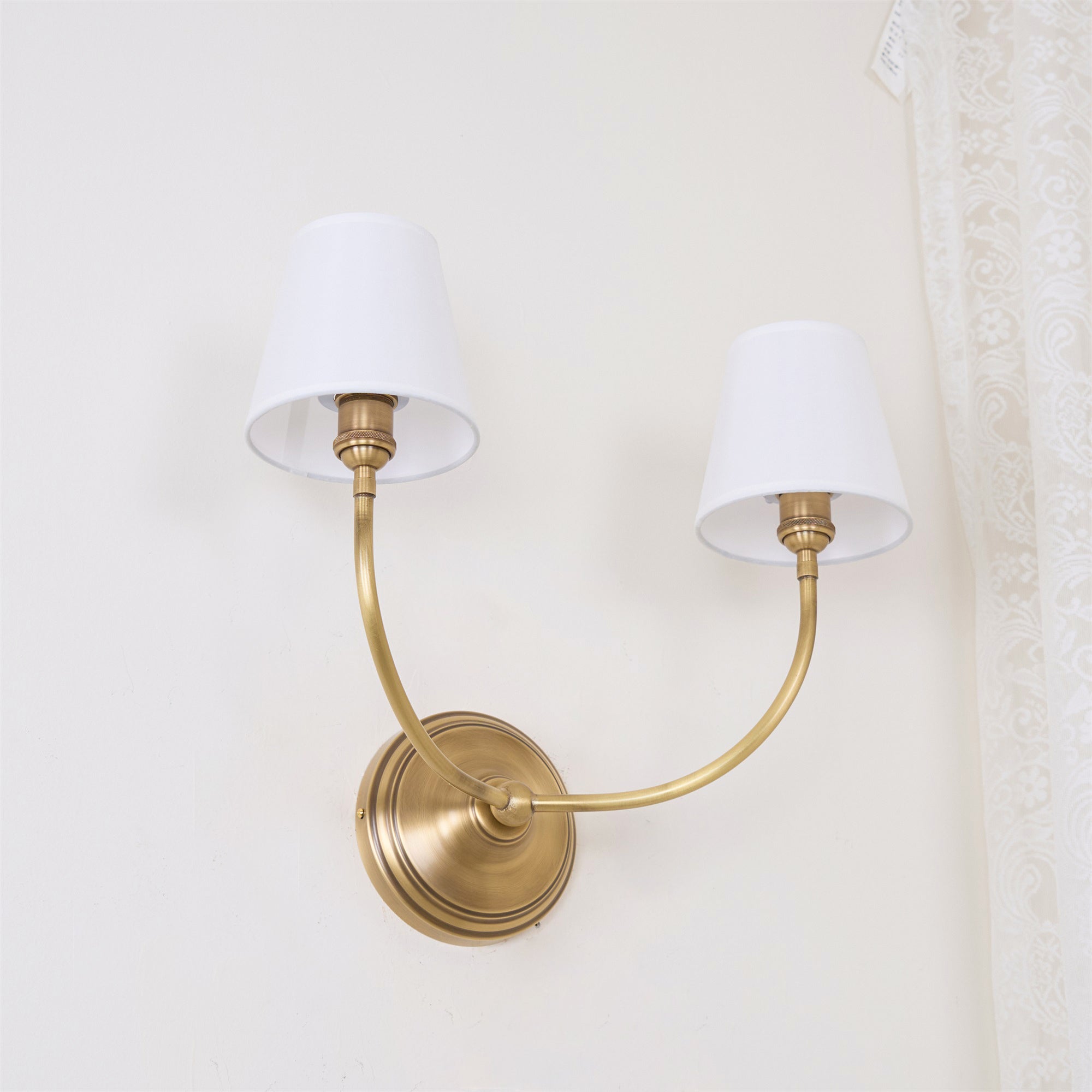 Lumoise Wall Lamp