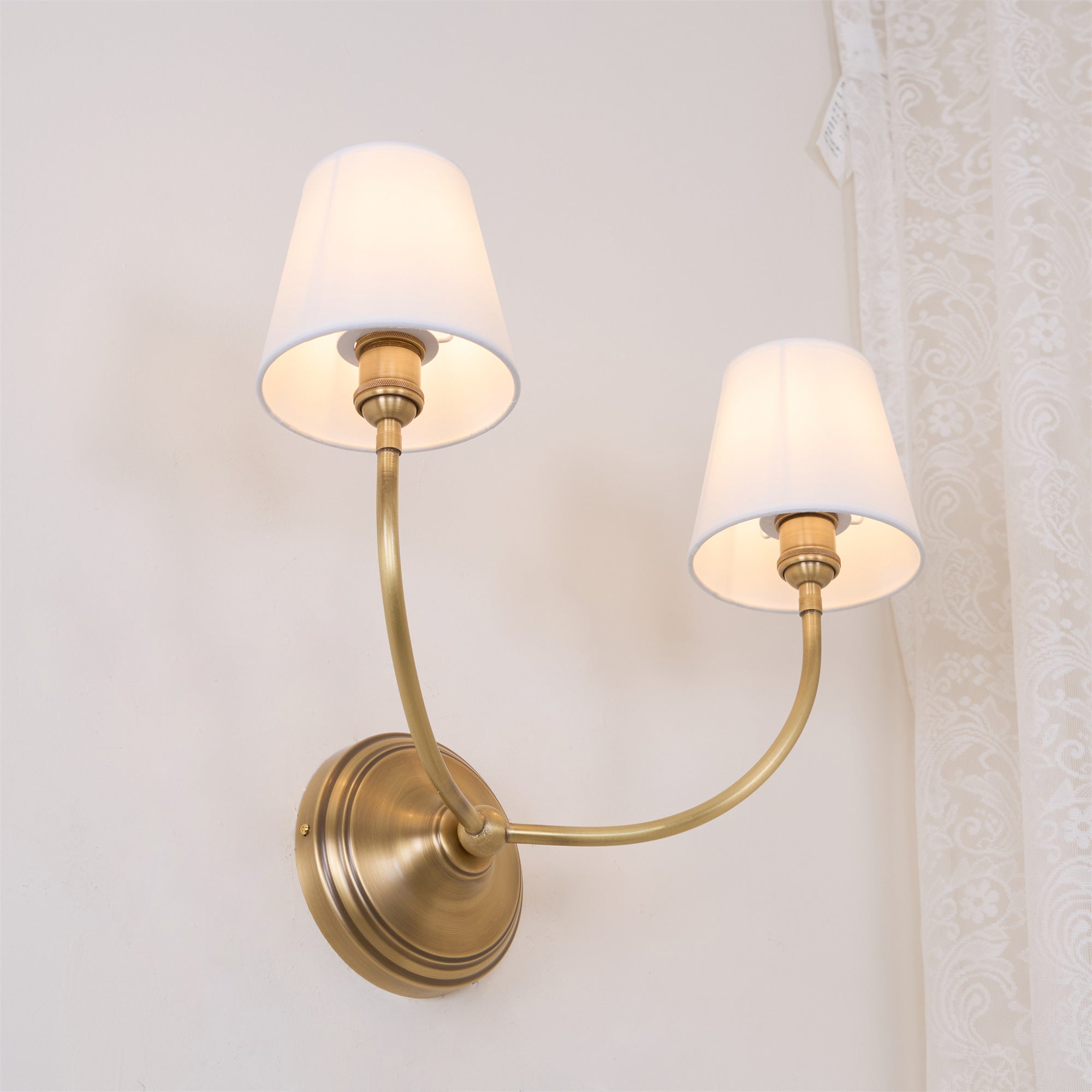 Lumoise Wall Lamp