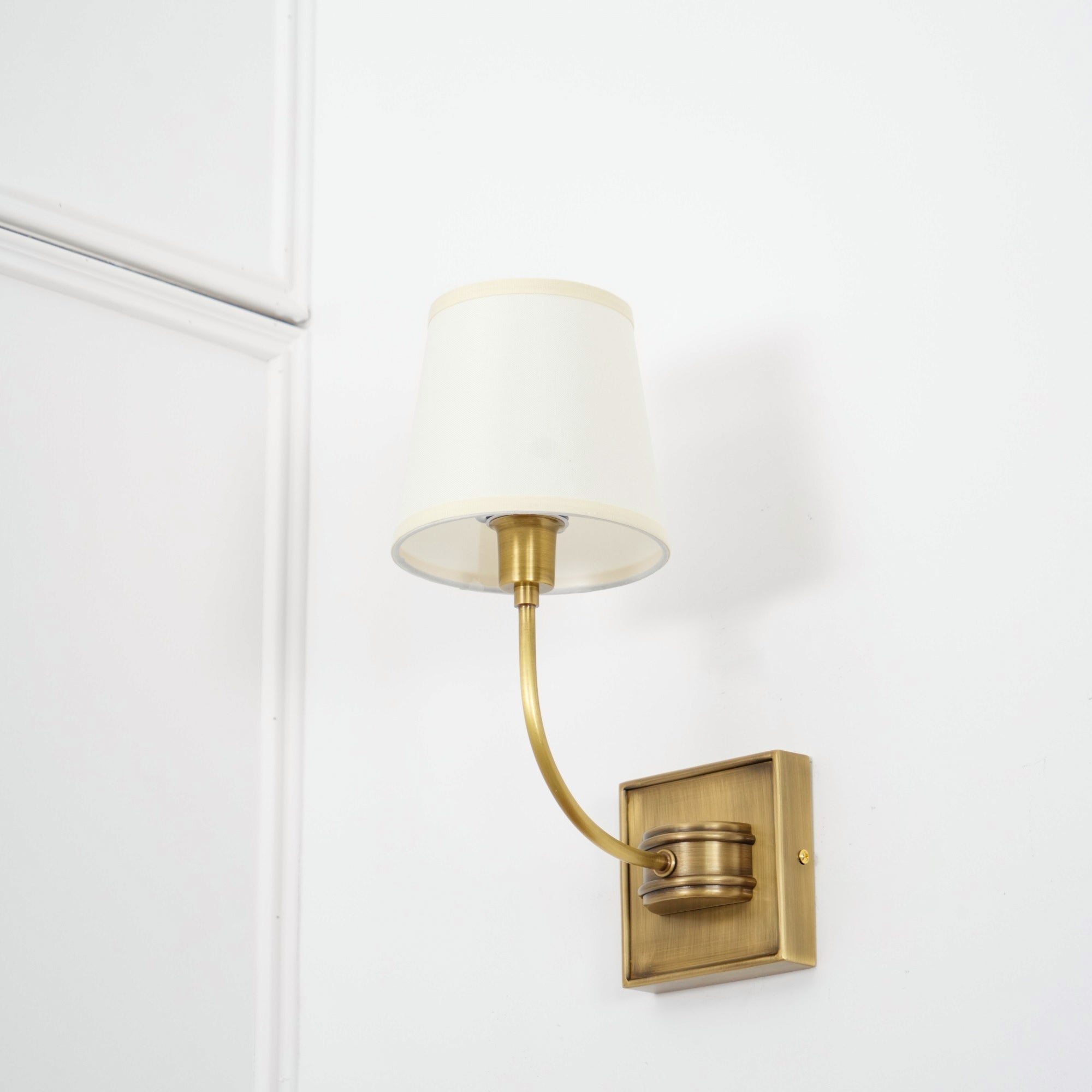Lumoise Wall Lamp