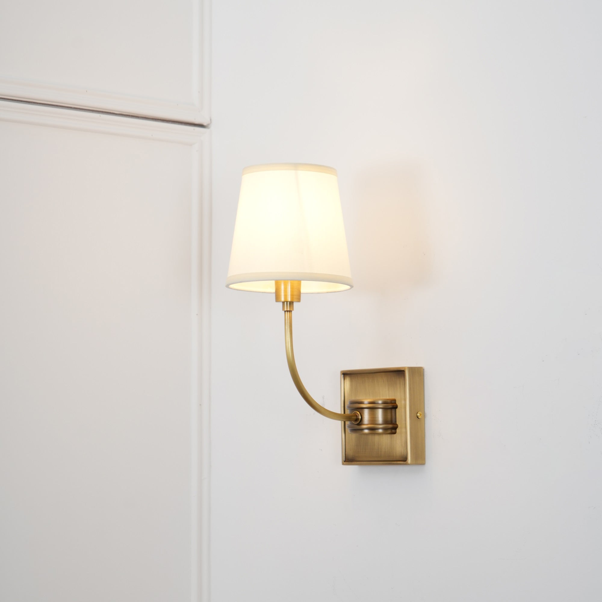Lumoise Wall Lamp