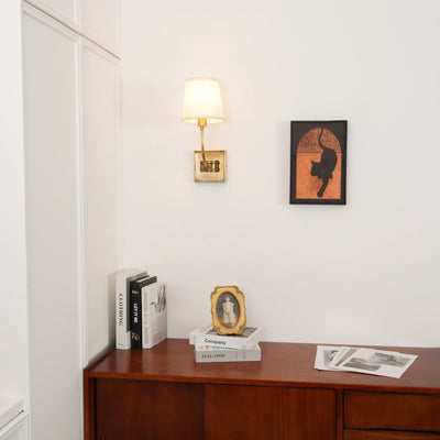 Lumoise Wall Lamp