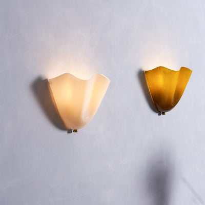 Fiorahaven Flower Glass Indoor Wall Light