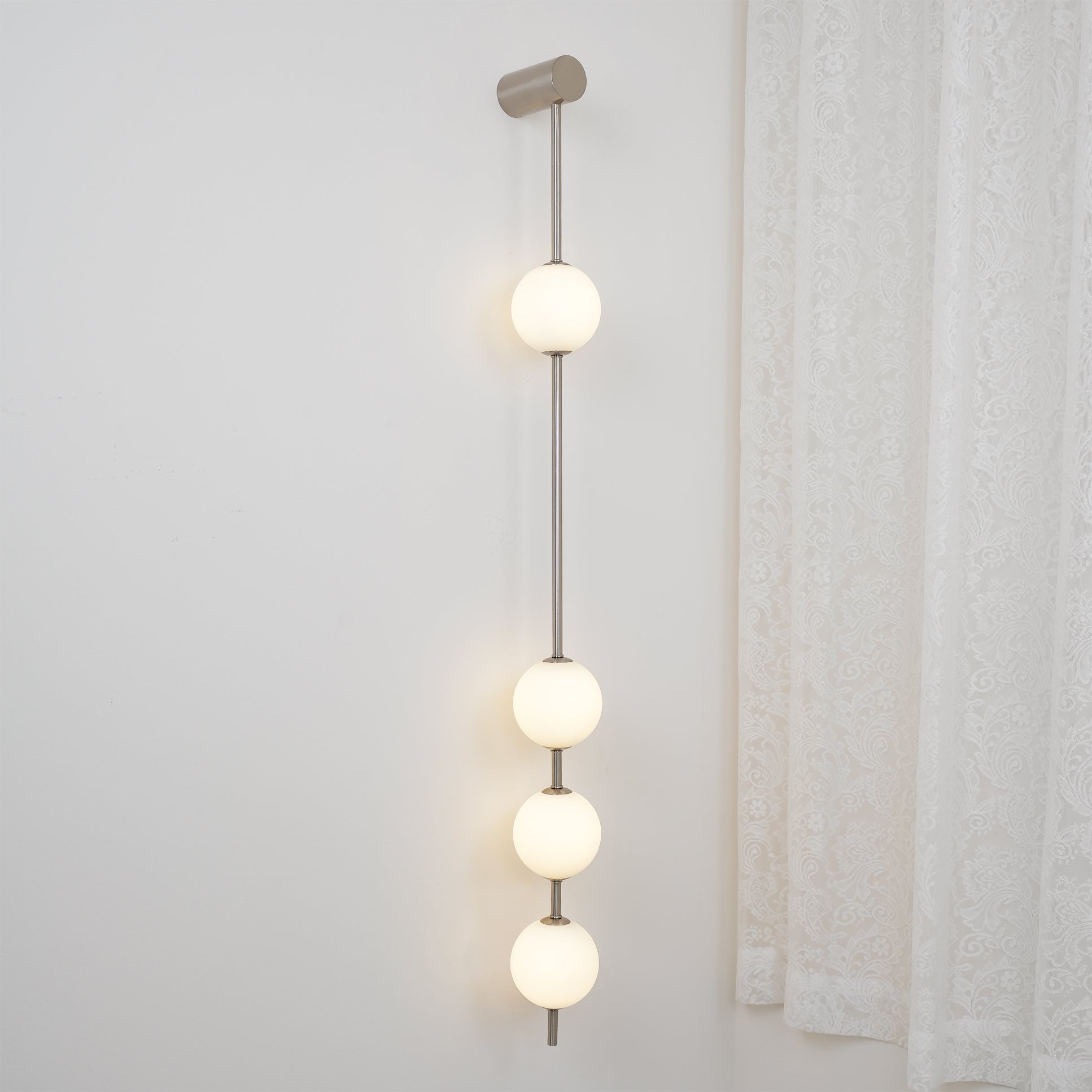Lustra Wall Lamp Vertical Balls Brass - Neutral Decor