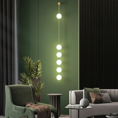 Lustra Wall Lamp Vertical Balls Brass - Neutral Decor