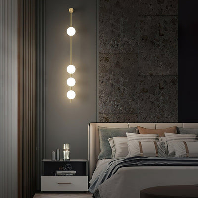 Lustra Wall Lamp Vertical Balls Brass - Neutral Decor