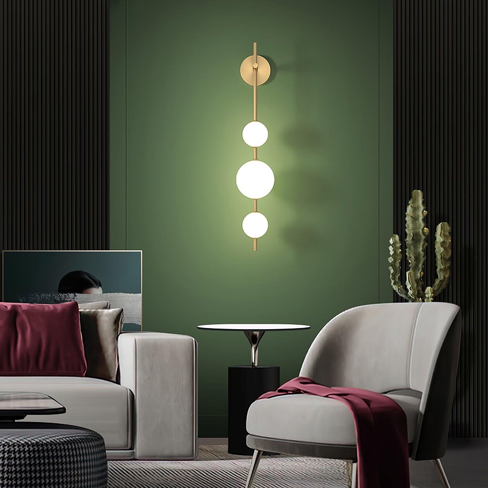 Ilraeia Vertical Globe Plug-in Wall Lamp