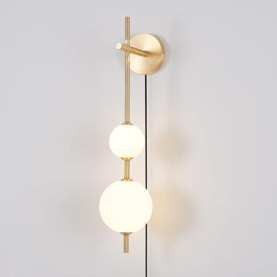 Ilraeia Vertical Globe Plug-in Wall Lamp