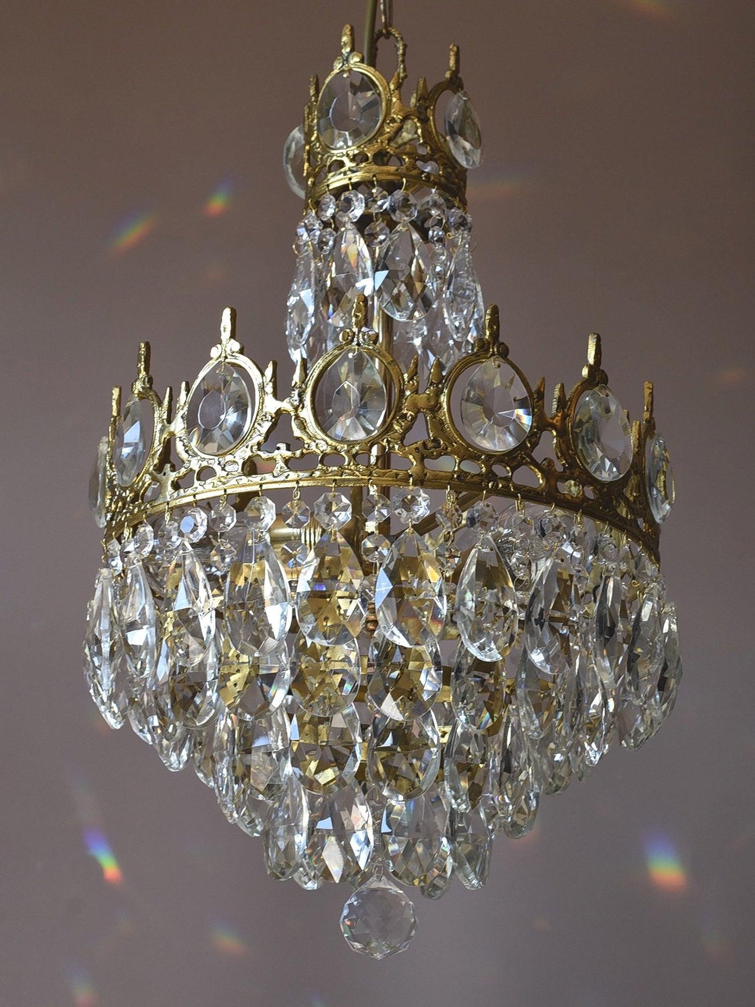 Luxeian Vintage Crystal Chandelier