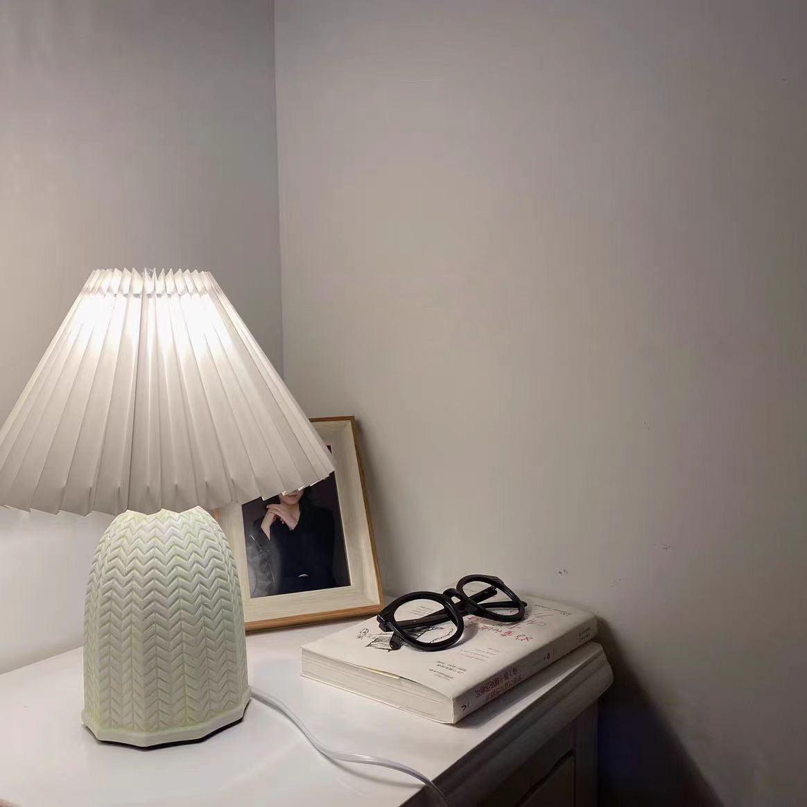 Xenlor Fabric Vintage Table Lamp