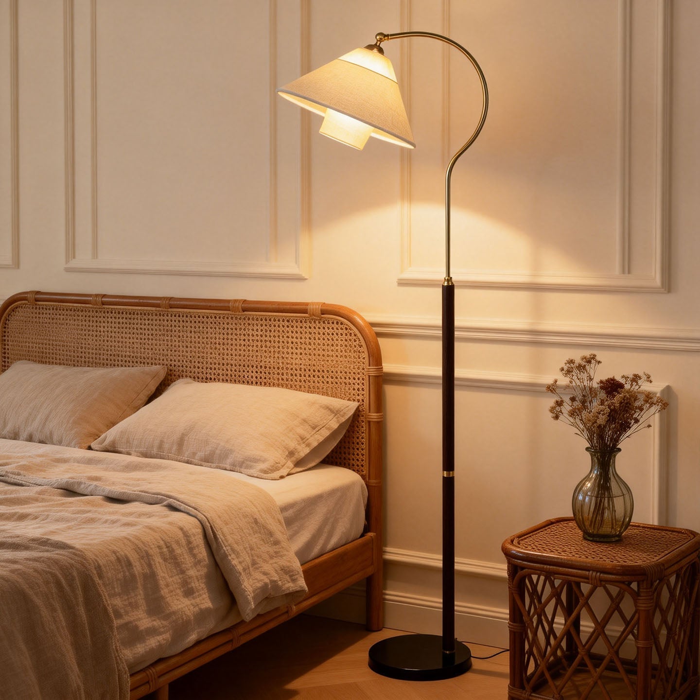 Viraalina Gooseneck Floor Lamp