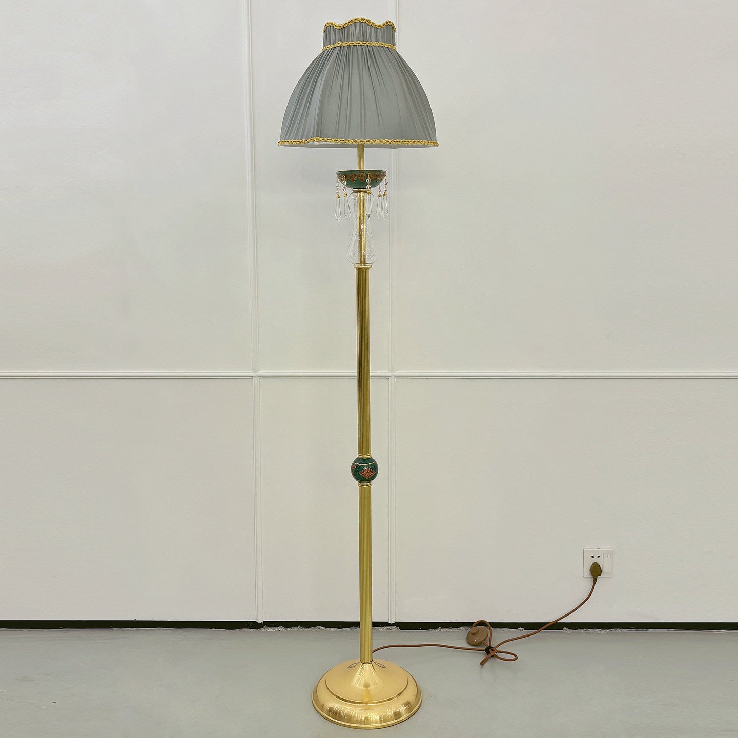 Esmarille Floor Lamp