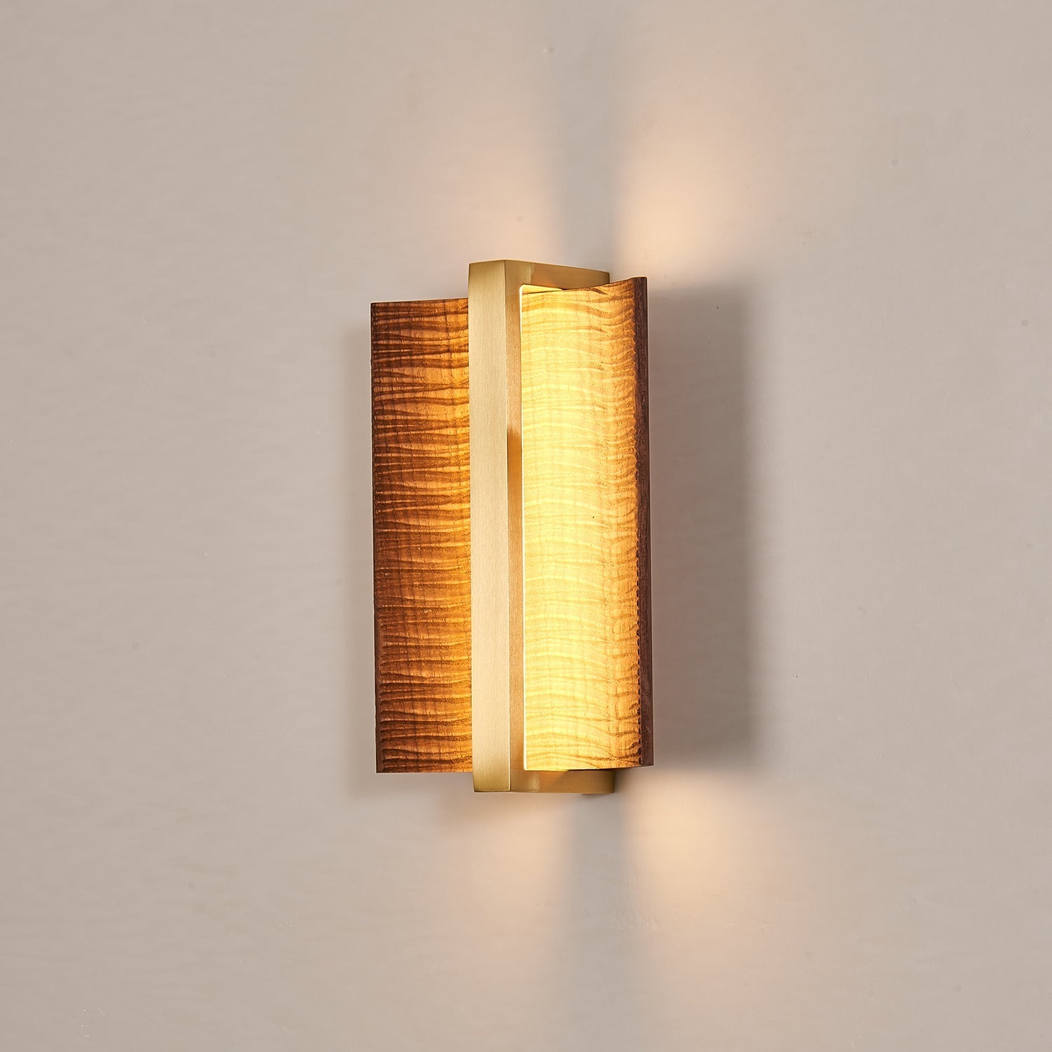 Vevinir Premium Nordic Art Wood Wall Light