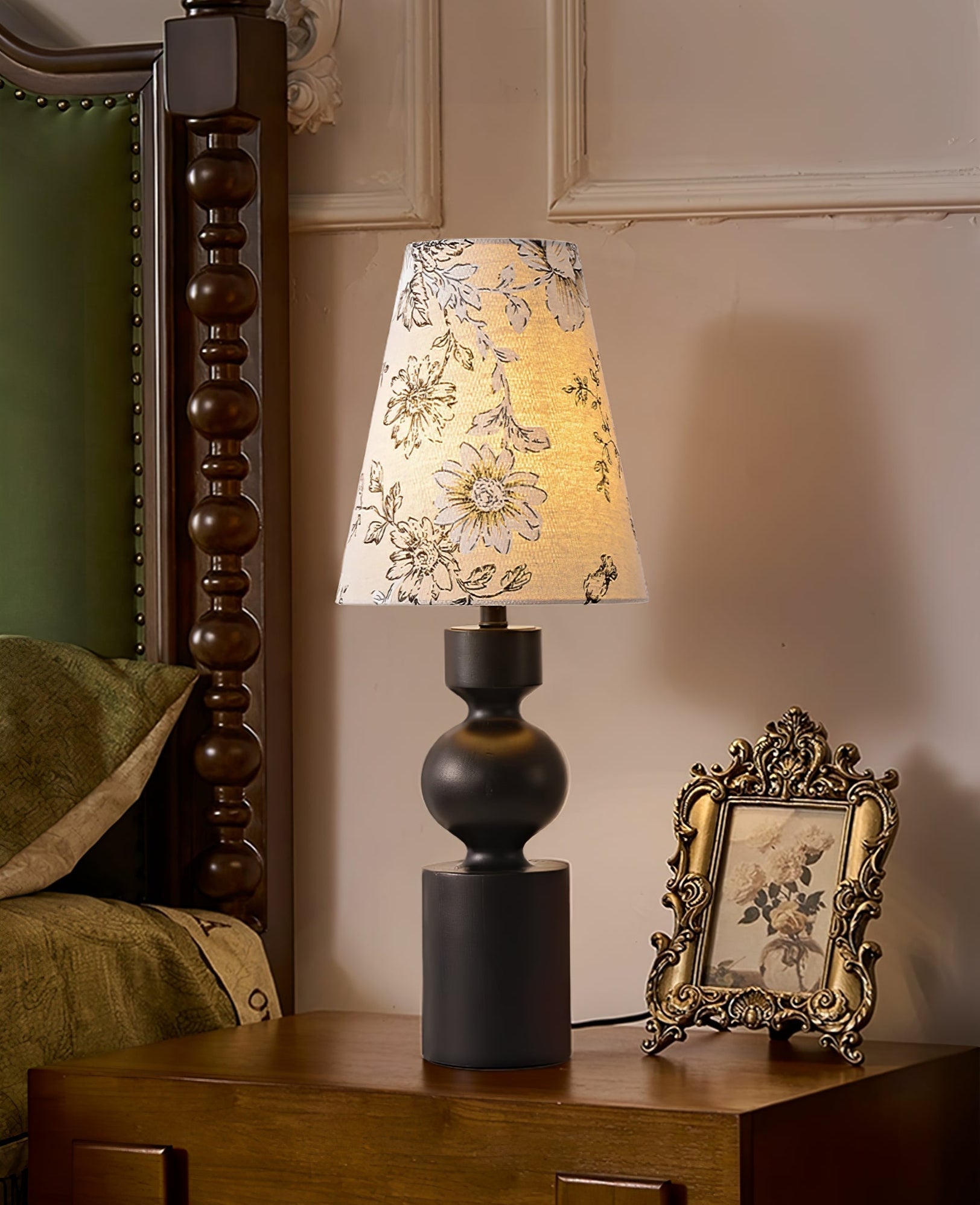 Thorne Vintage WoodnTable Lamp