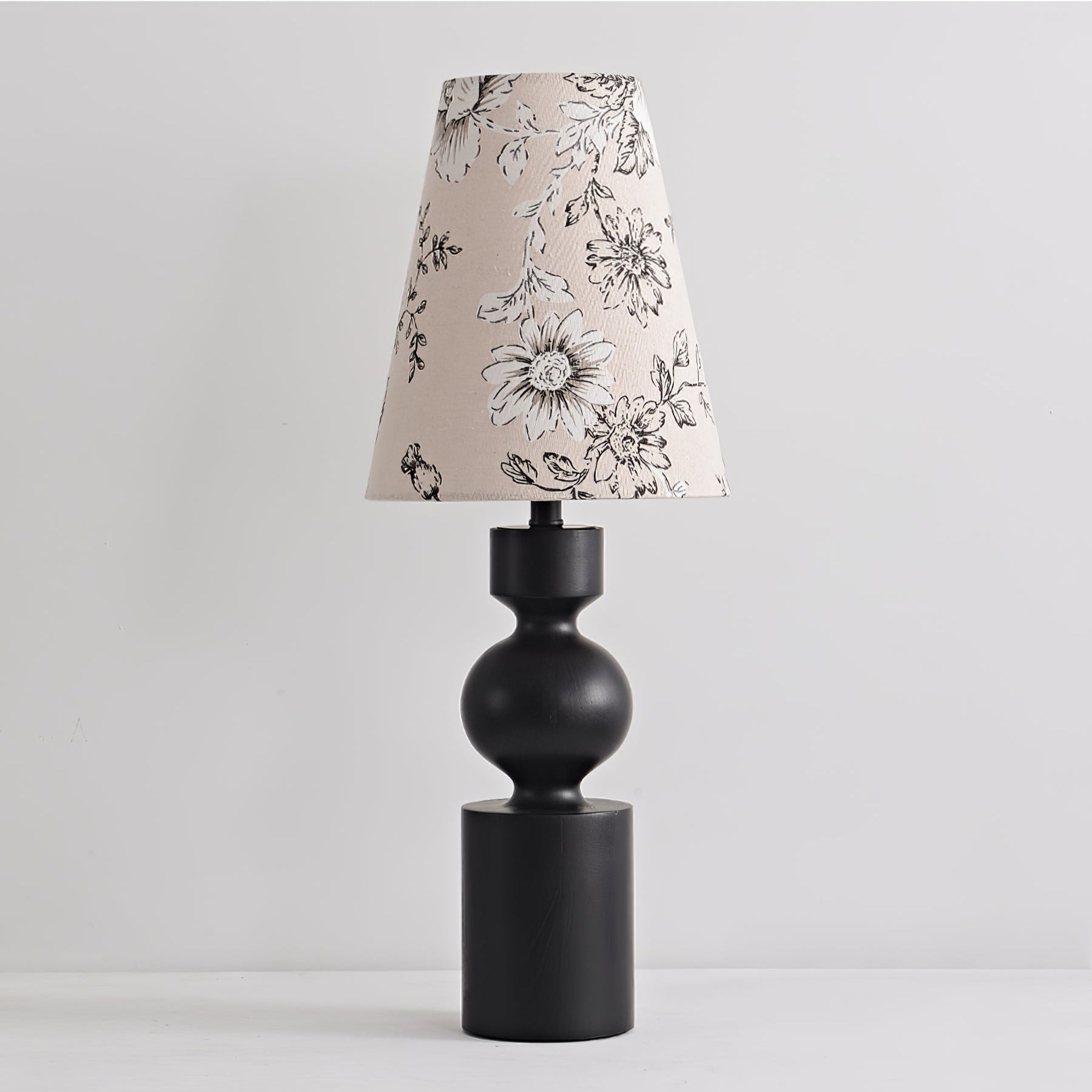 Thorne Vintage WoodnTable Lamp