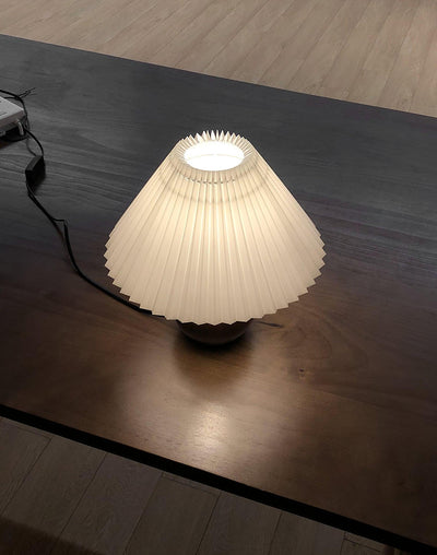 Zesilon Wooden Ball Table Lamp