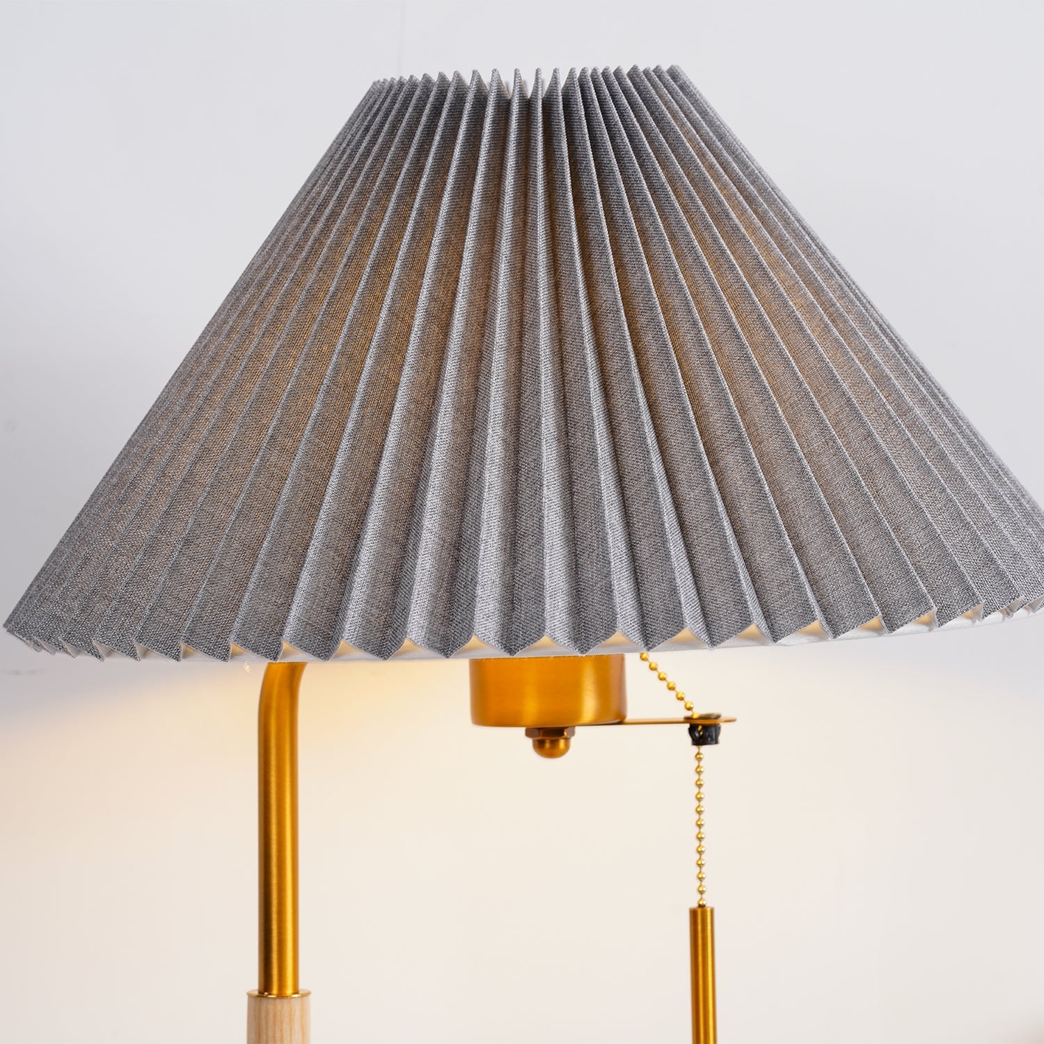 Sylivette Brim Retro Pleated Wood Table Lamp