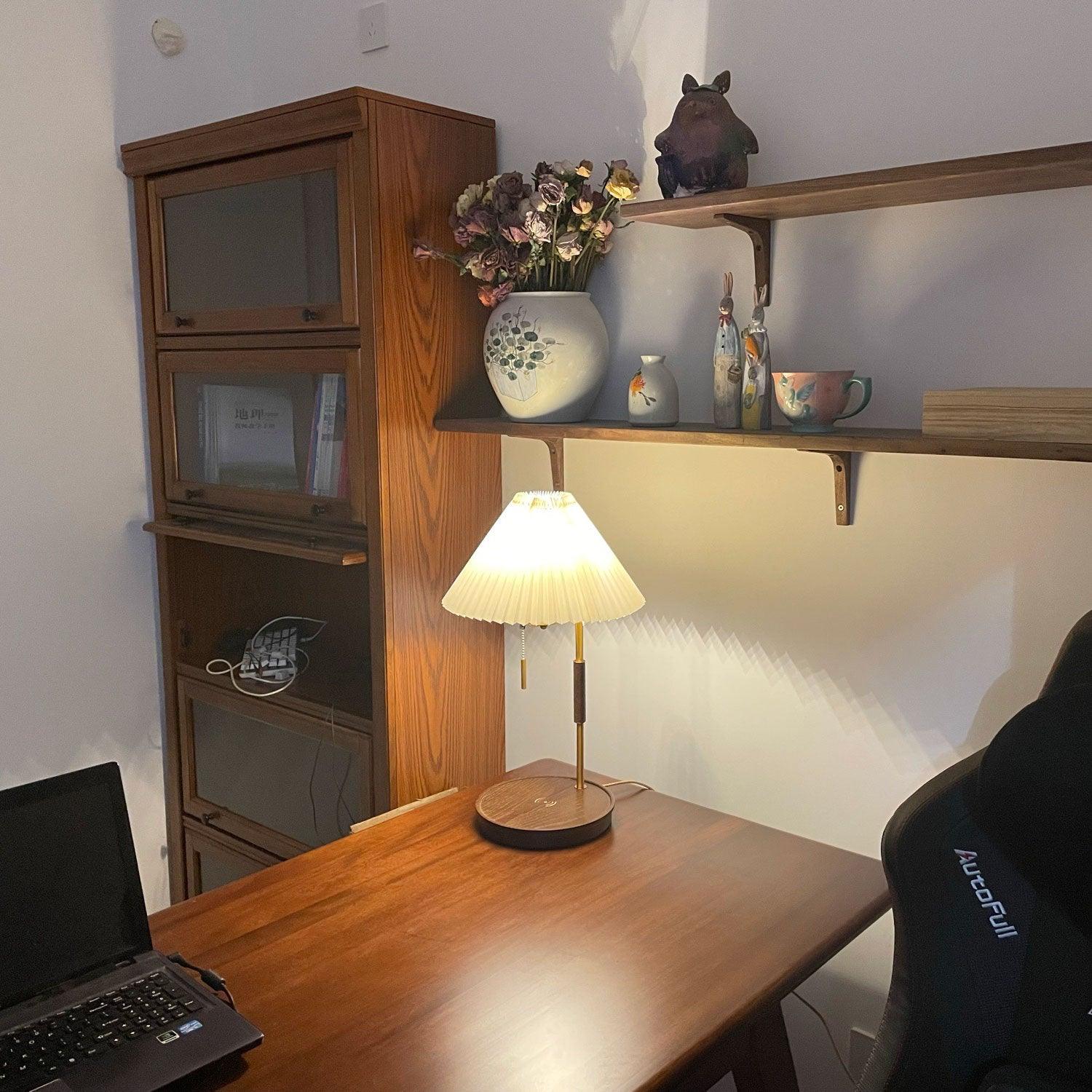 Vellain Retro Table Lamp
