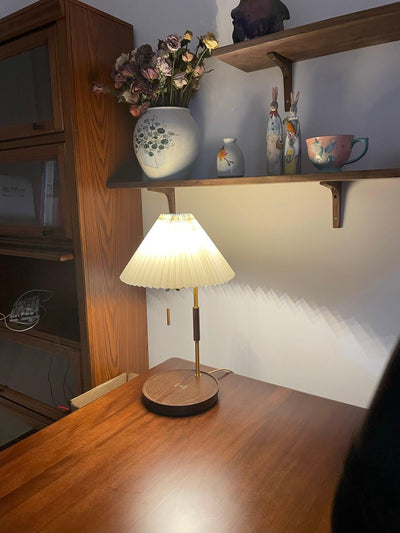 Vellain Retro Table Lamp