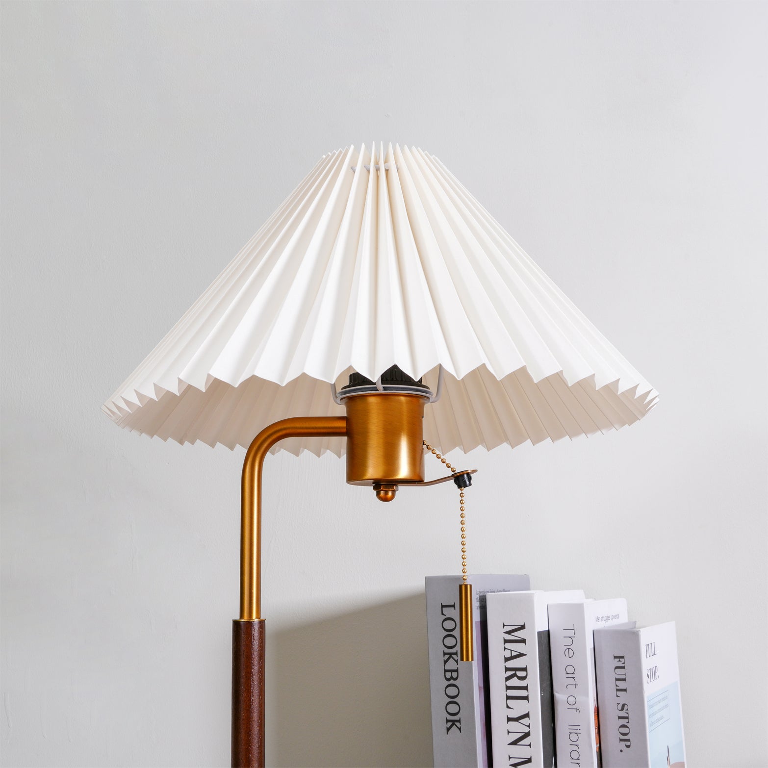 Vellain Retro Table Lamp