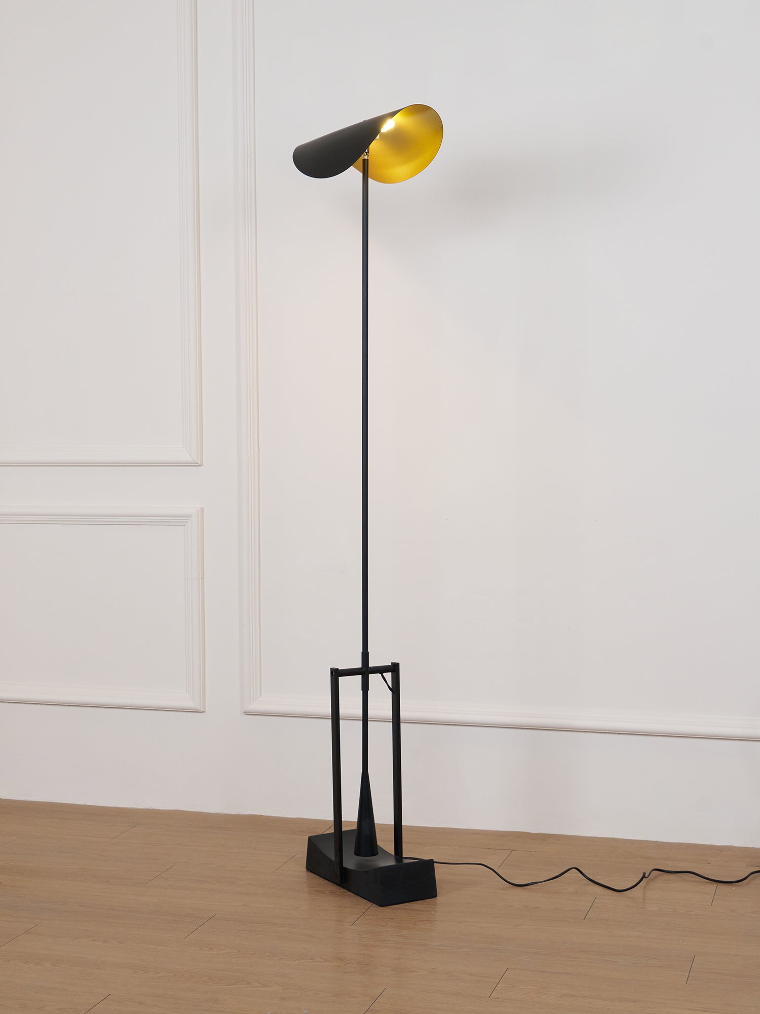 Teriisina Floor Lamp
