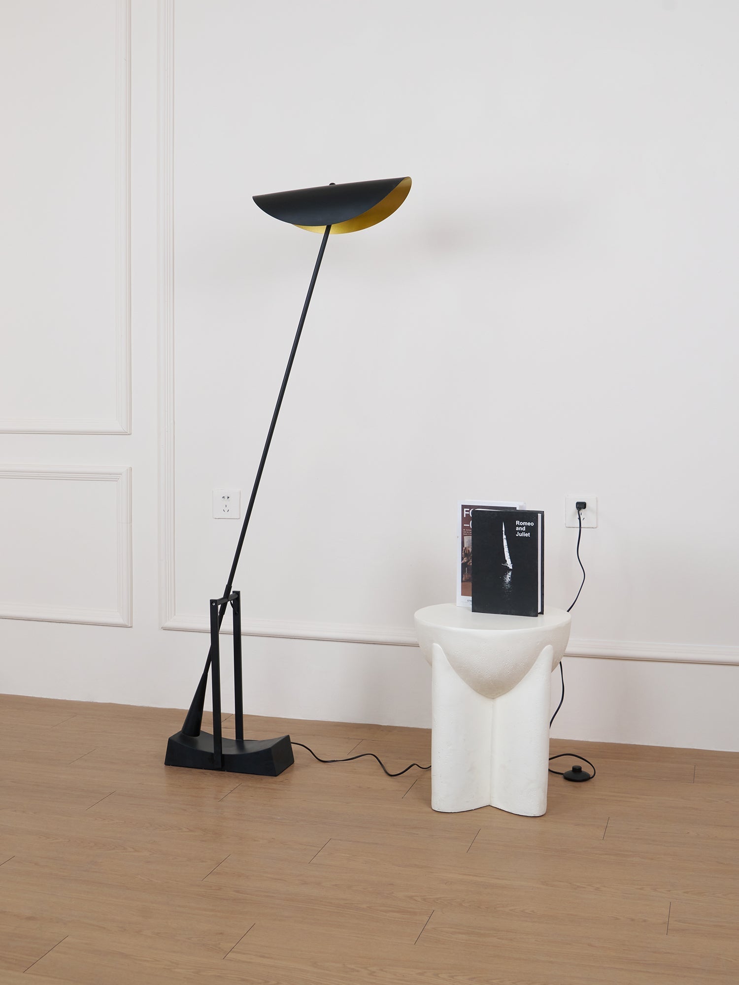Teriisina Floor Lamp