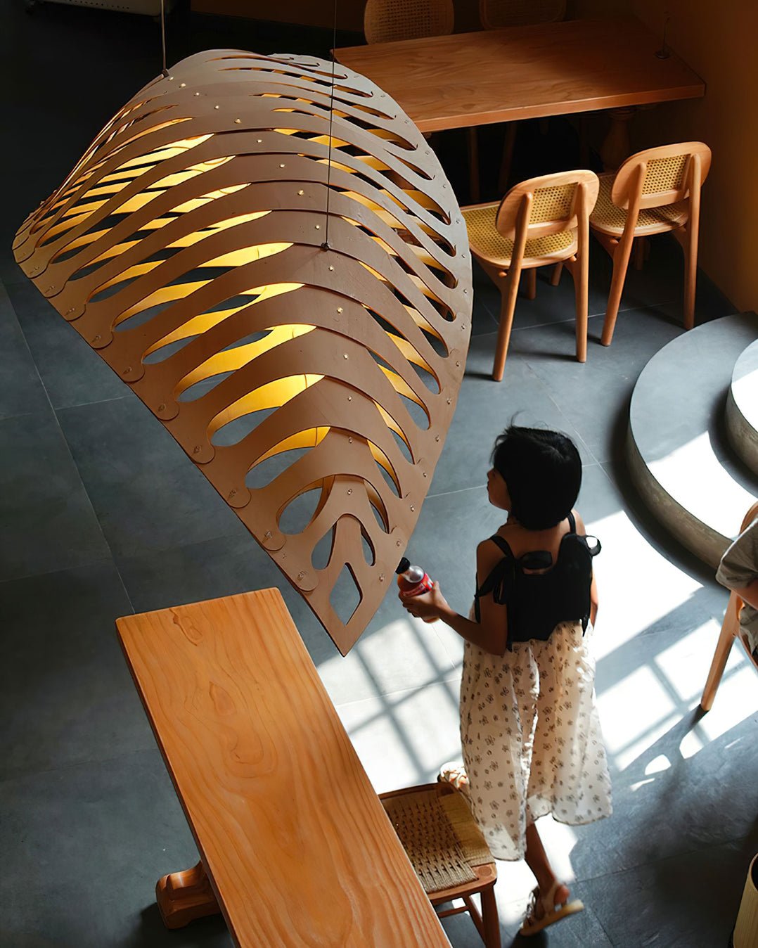 Veliren Leaf Wood Pendant Light