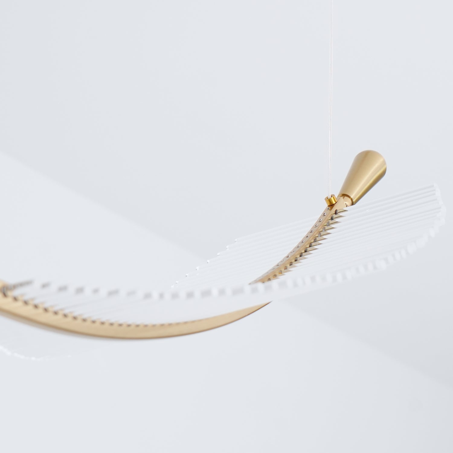 Kuo Chandelier Leaf Acrylic Gold Elegant Modern